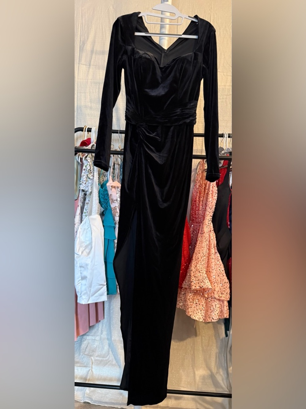 Women's Black Velvet Long Sleeve Evening Dress